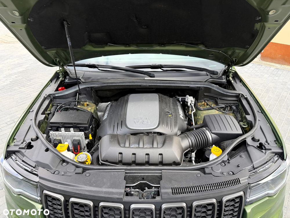 Jeep Grand Cherokee - 32