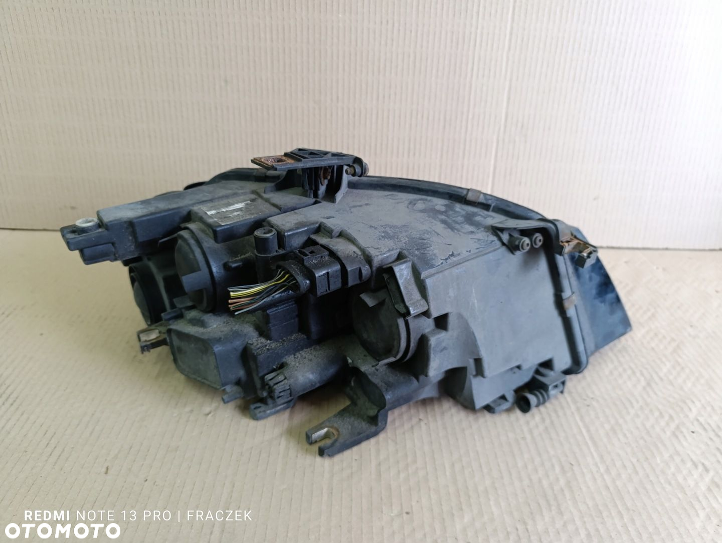 LAMPA REFLEKTOR LEWA PRZÓD AUDI A4 B8 8K0941004 - 6