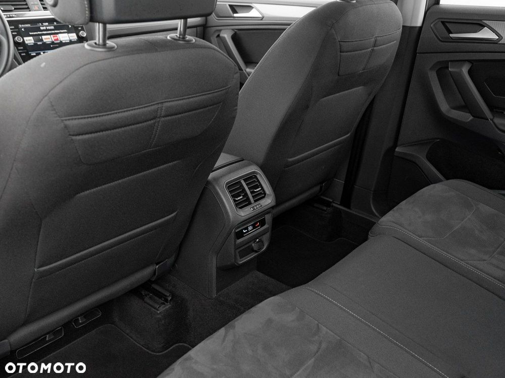 Volkswagen Tiguan - 23