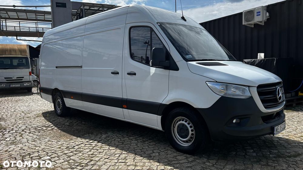 Mercedes-Benz Sprinter 319 - 10