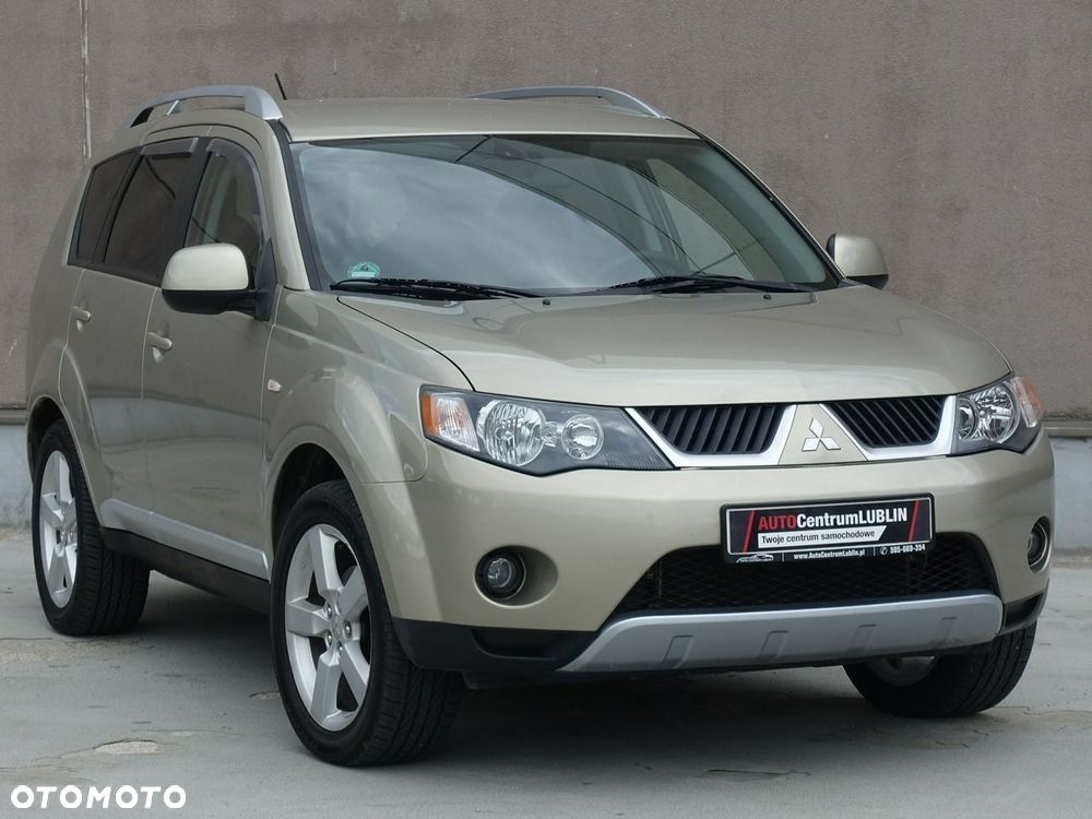 Mitsubishi Outlander 2.4 4WD Inform - 1