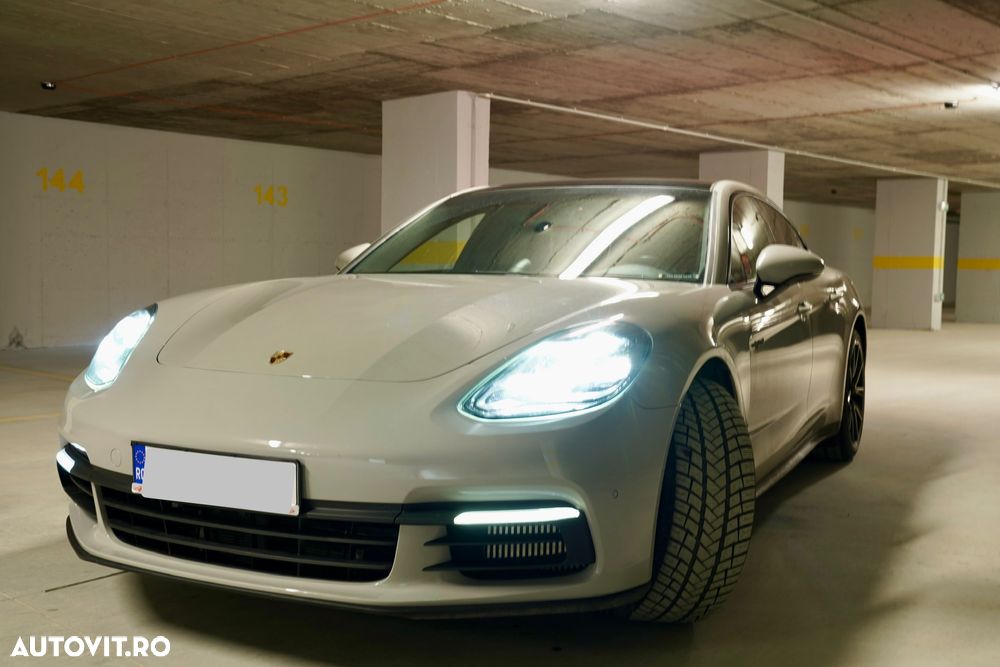 Porsche Panamera 4 E-Hybrid - 3