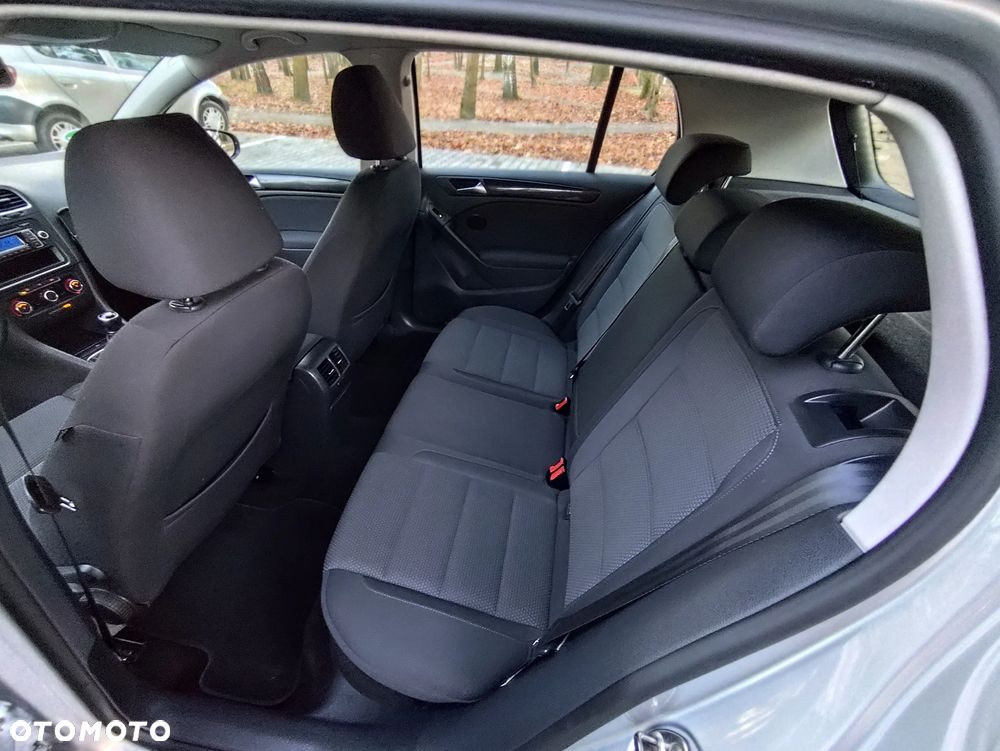 Volkswagen Golf 1.6 TDI DPF Comfortline - 27