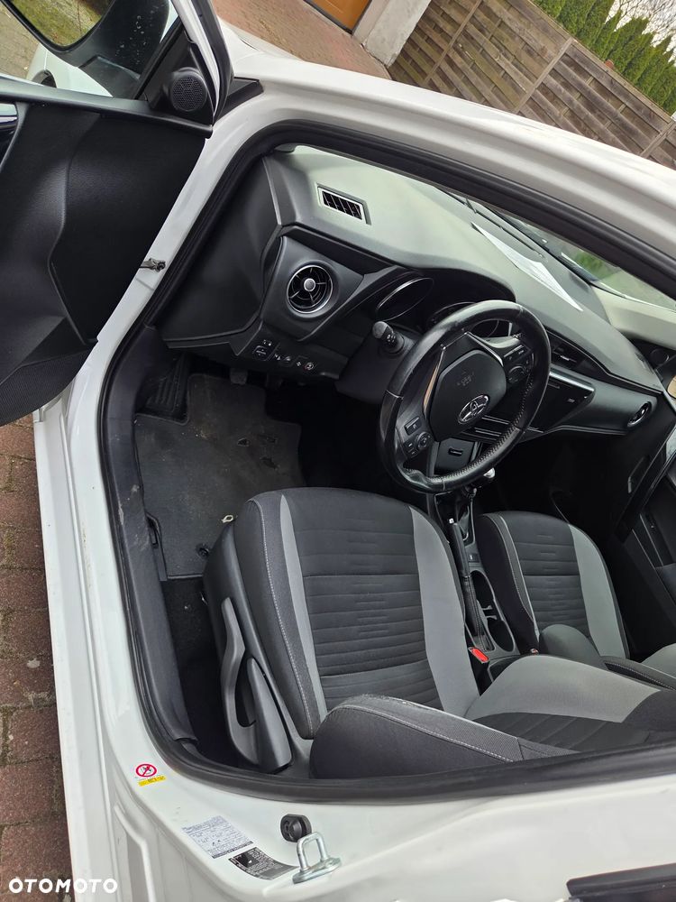 Toyota Auris 1.6 Prestige - 15