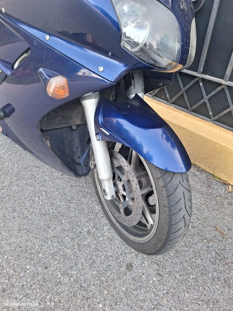 Yamaha FJR - 4
