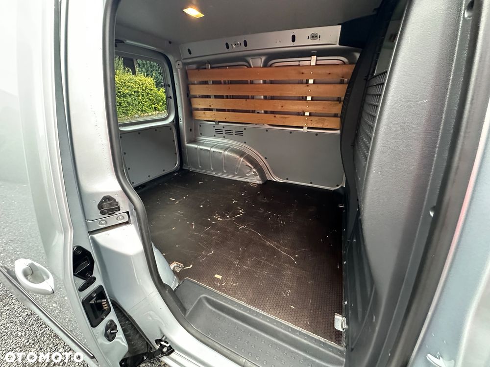 Volkswagen CADDY - 13