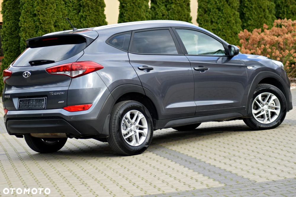 Hyundai Tucson 2.0 CRDI 4WD Automatik Premium - 25