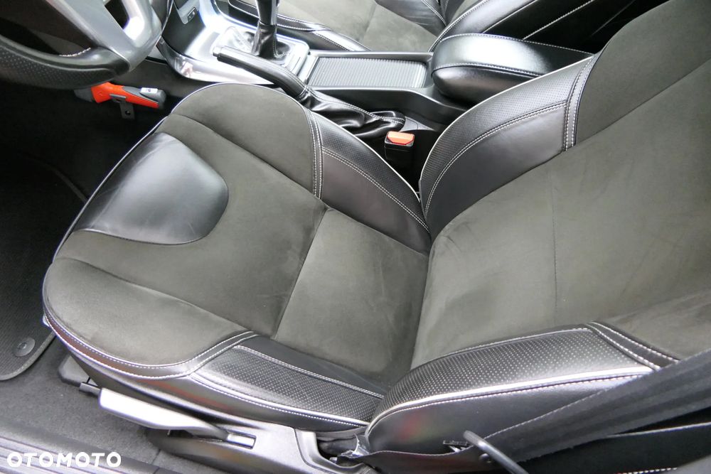 Volvo V40 D2 Drive-E R-Design Momentum - 18