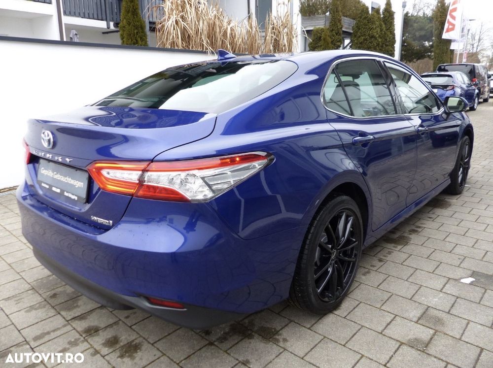 Toyota Camry Executive - 6