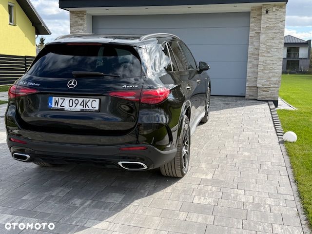 Mercedes-Benz GLC 300 de 4-Matic AMG Line - 4