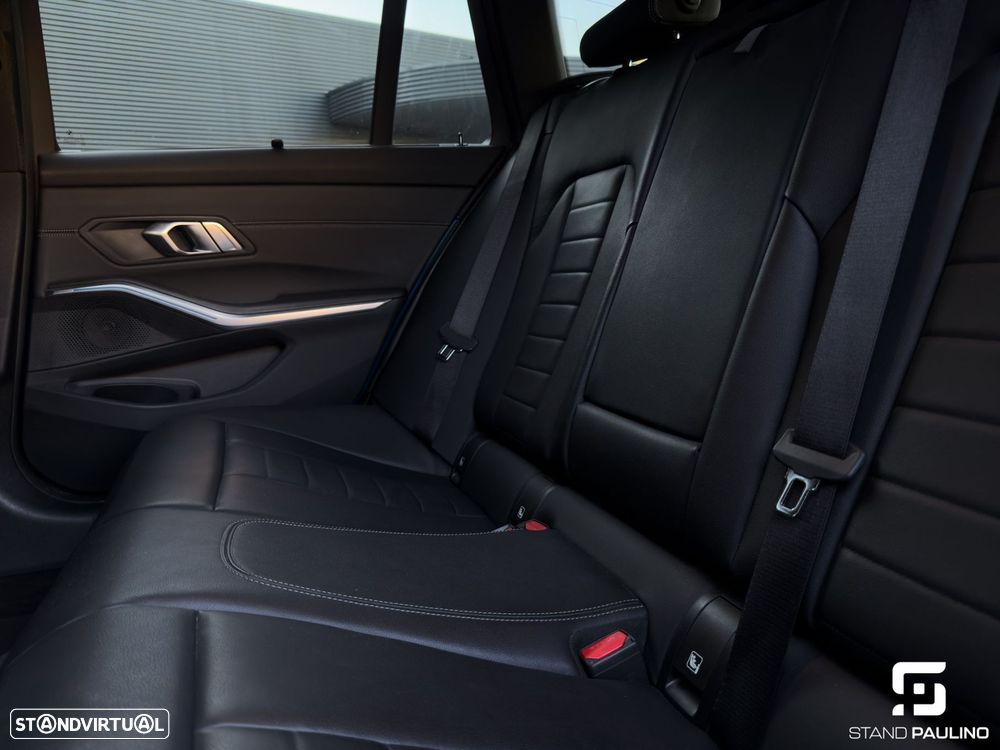 BMW 330 e Line Luxury Auto - 32