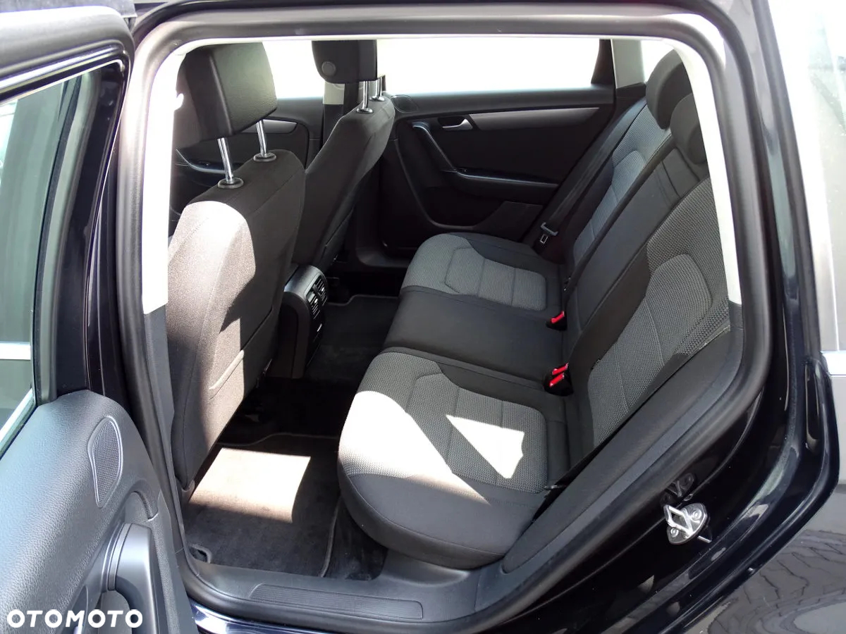 Volkswagen Passat 2.0 TDI Comfortline DSG - 13