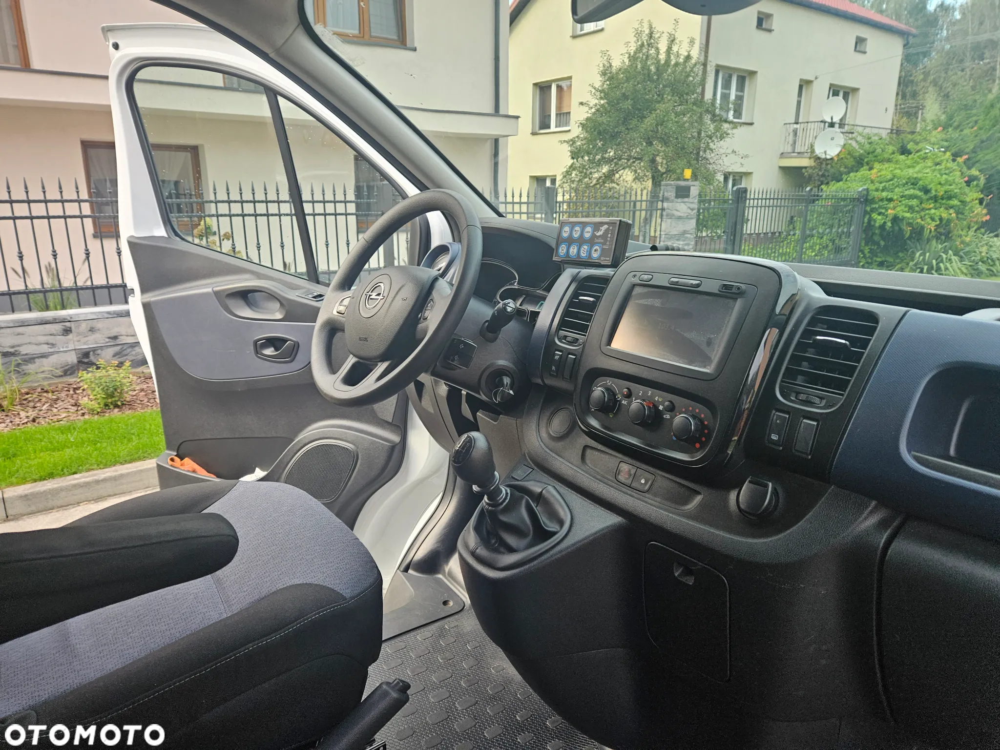 Opel VIVARO - 14