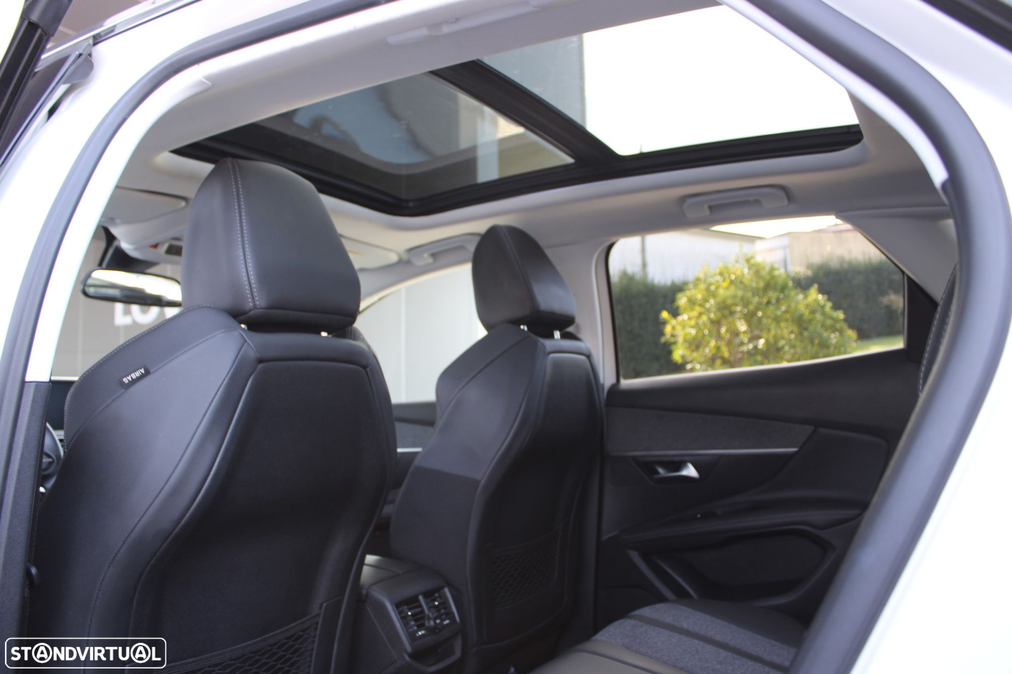Peugeot 3008 1.2 PureTech Allure EAT8 - 8