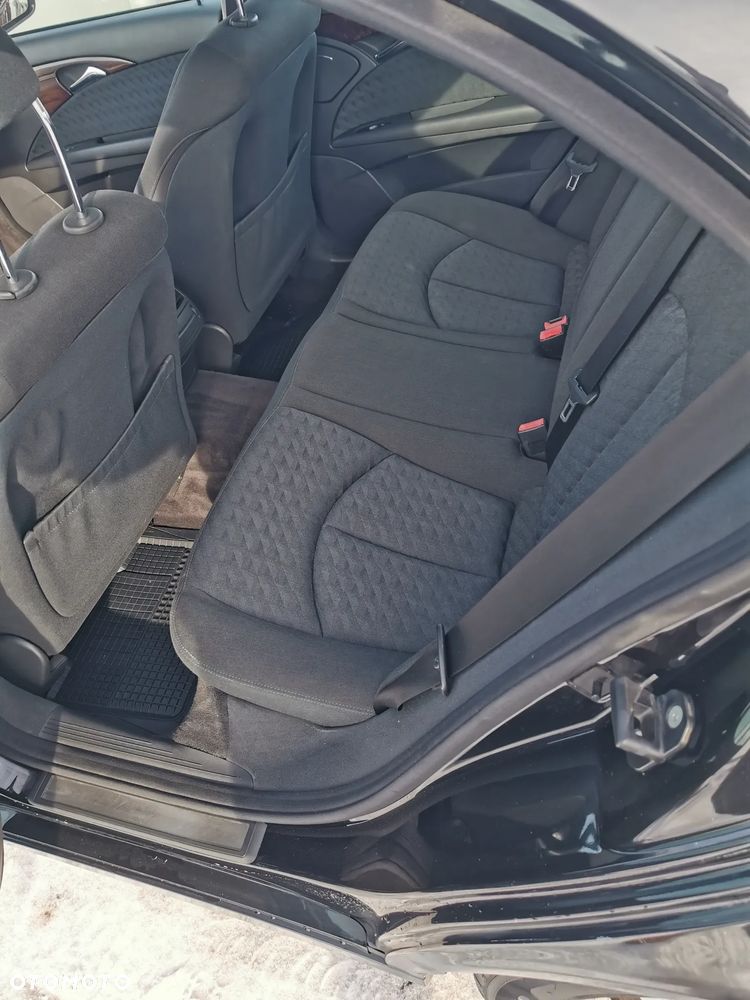 Mercedes-Benz Klasa E 280 CDI Classic - 24