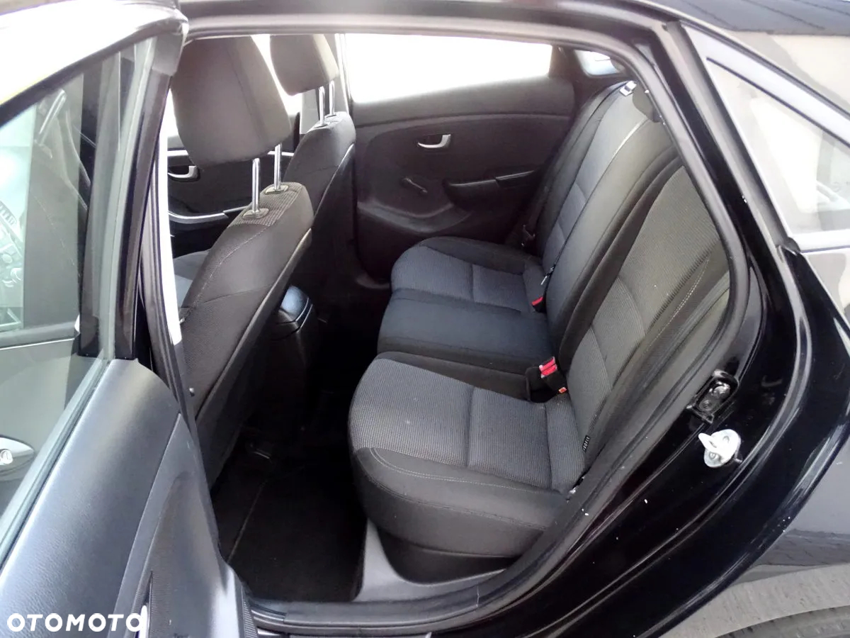 Hyundai i30 1.6 CRDi Comfort - 13