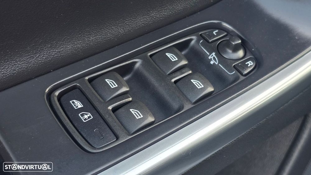 Volvo XC 60 2.4 D5 R-Design AWD S/S 139g - 23