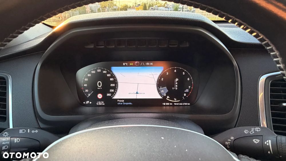 Volvo XC 90 T6 AWD Geartronic Momentum - 22