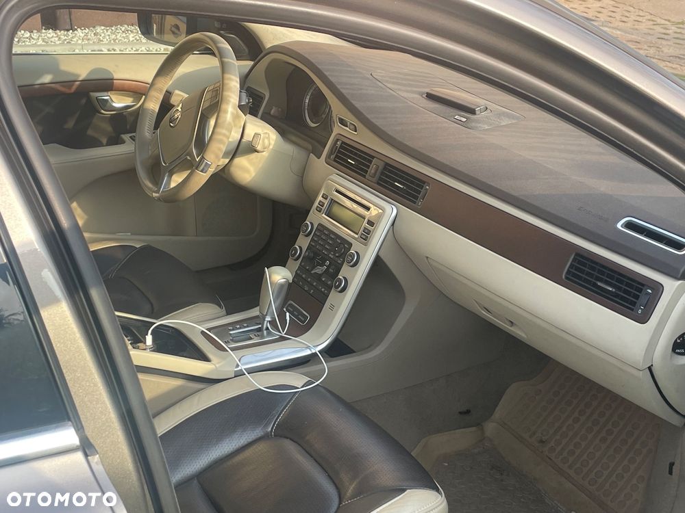 Volvo XC 70 T6 AWD Summum - 4