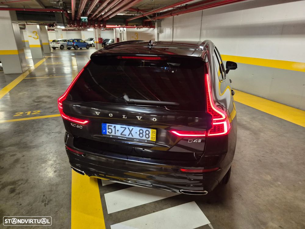 Volvo XC 60 2.0 D4 R-Design Geartronic - 12