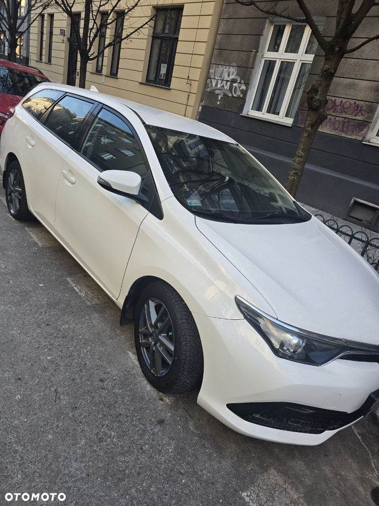 Toyota Auris 2016 photo 5