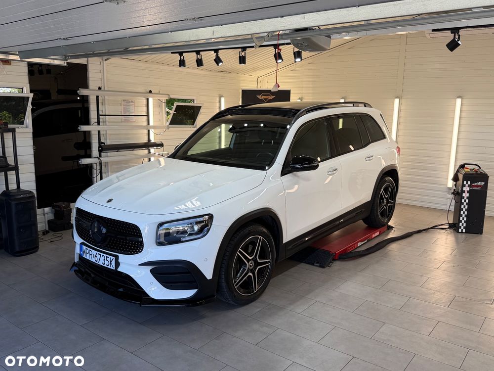 Mercedes-Benz GLB 200 4-Matic AMG Line 8G-DCT - 23