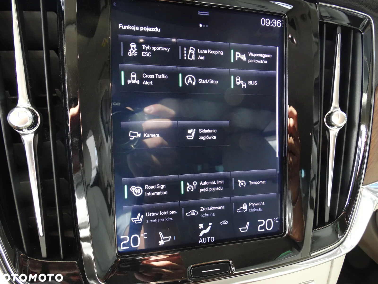 Volvo S90 T4 Momentum Pro - 28