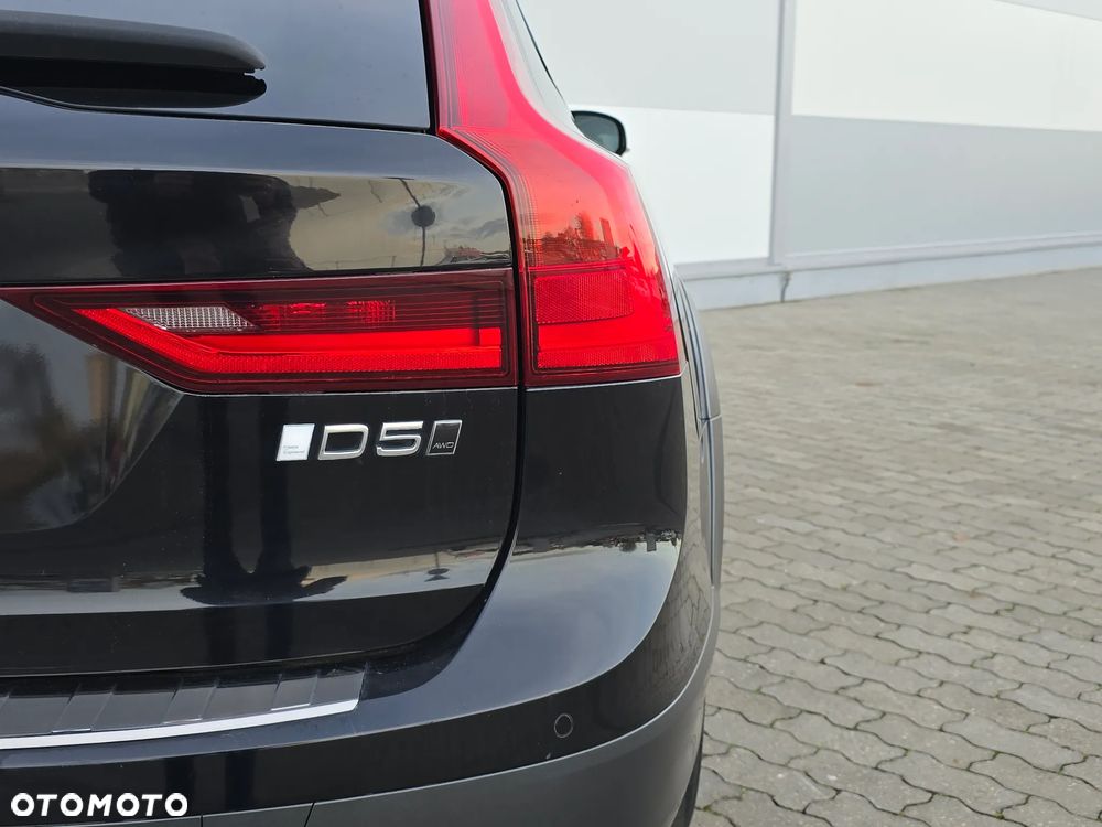 Volvo V90 Cross Country - 37