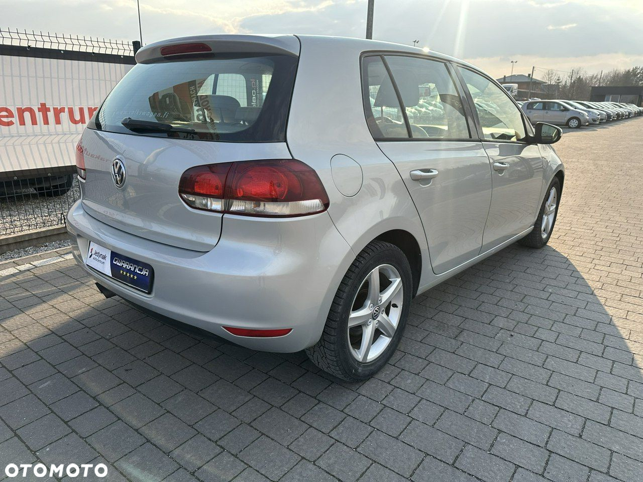 Volkswagen Golf - 6