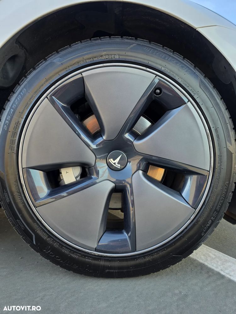 Tesla Model 3 Long Range AWD Premium - 5