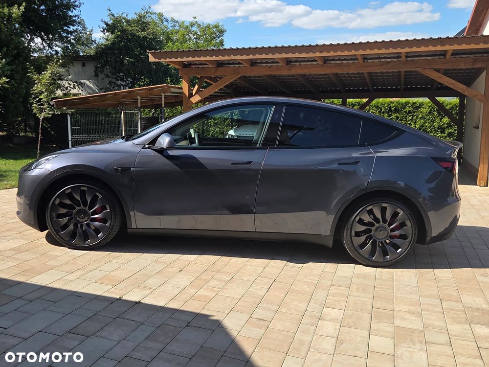 Tesla Model Y Performance AWD - 9