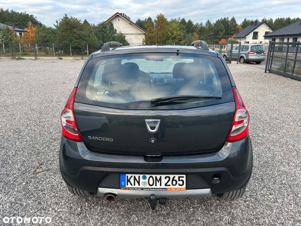 Dacia Sandero Stepway 1.6 - 6