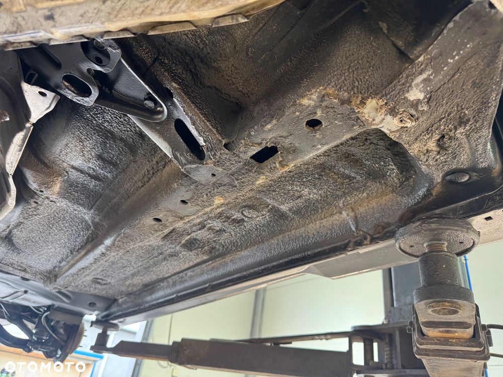 Subaru Outback 3.0 H6 - 34