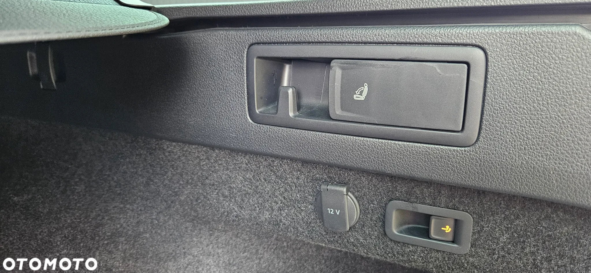 Volkswagen Passat Variant 2.0 TDI SCR DSG 4Motion Elegance - 34