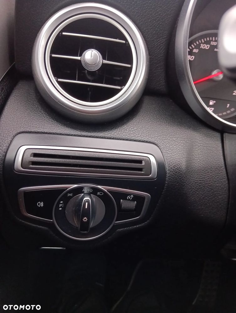 Mercedes-Benz Klasa C 250 Coupe 9G-TRONIC AMG Line - 35