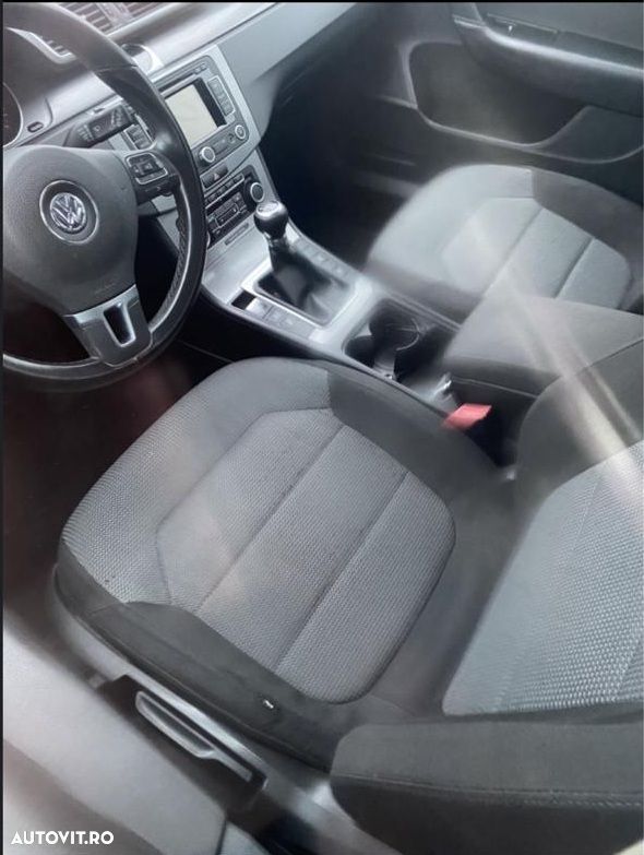Volkswagen Passat - 5
