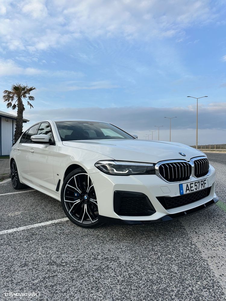BMW 530 e Pack Desportivo M - 1
