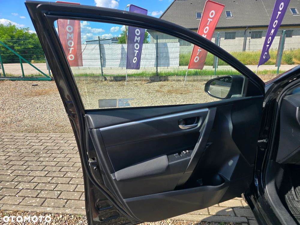 Toyota Corolla 1.6 Active EU6 - 17
