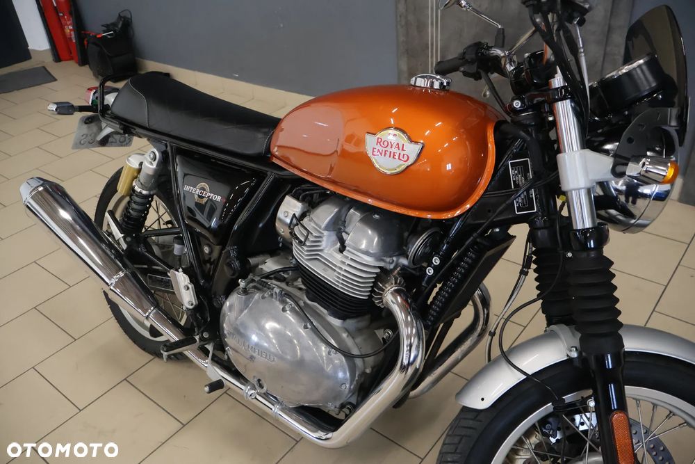 Royal Enfield Interceptor - 4