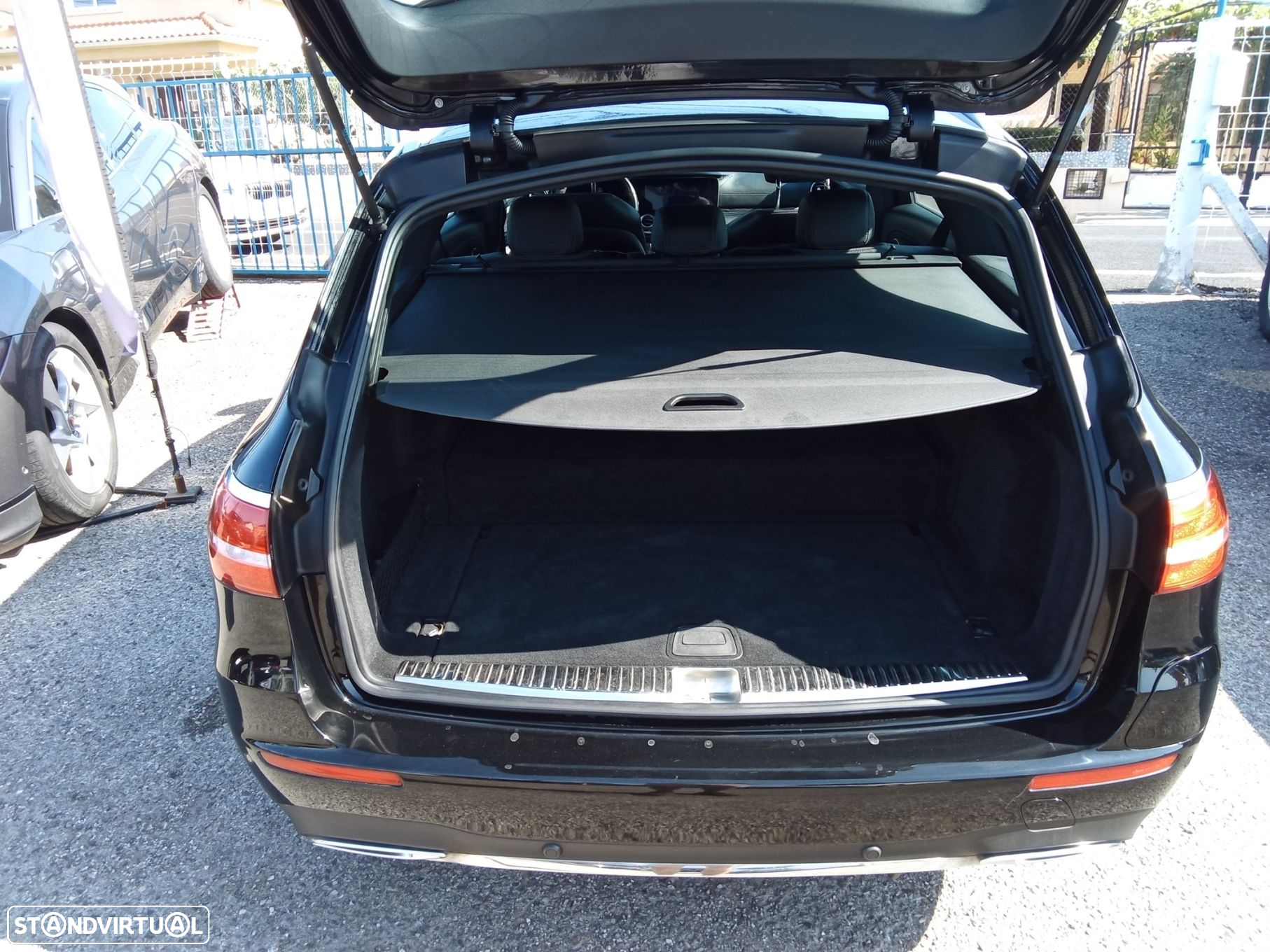 Mercedes-Benz E 300 de AMG Line - 12