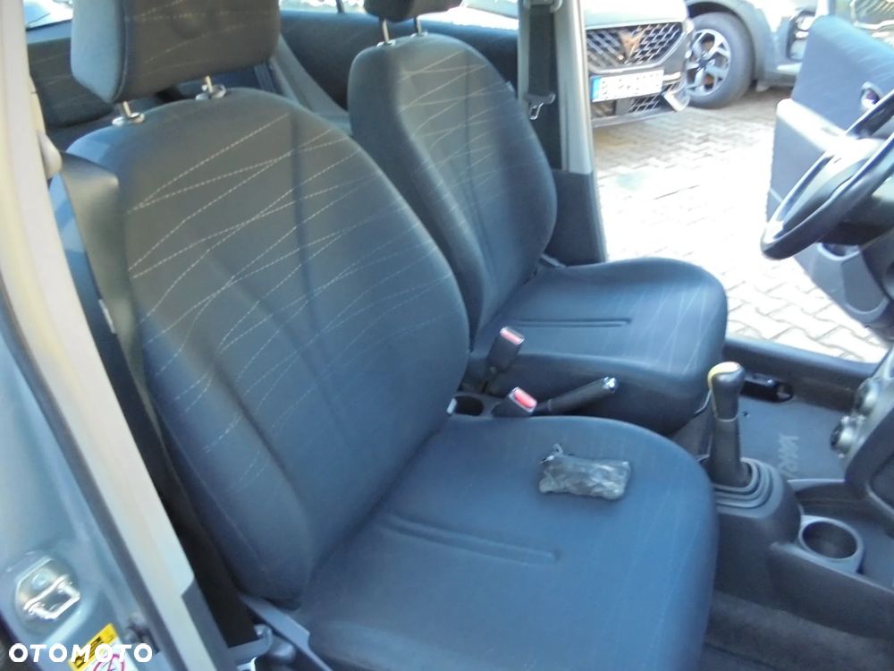 Toyota Yaris 1.3 VVT-i Travel - 13