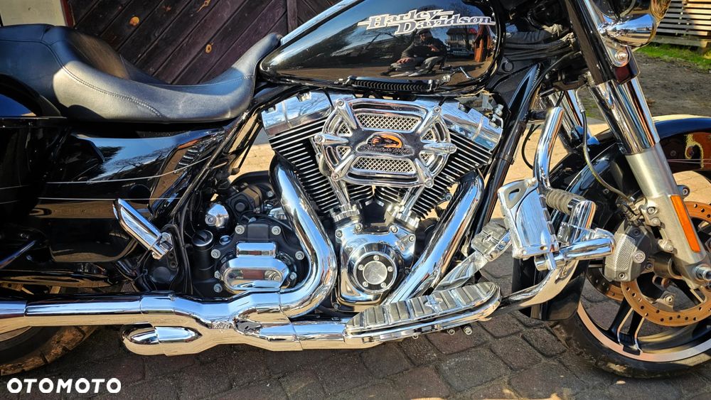 Harley-Davidson Touring Street Glide - 10