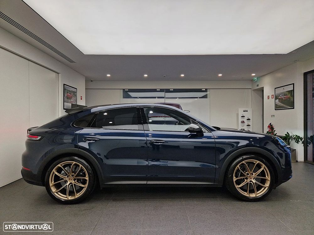 Porsche Cayenne Coupé Turbo E-Hybrid Pacote GT - 19