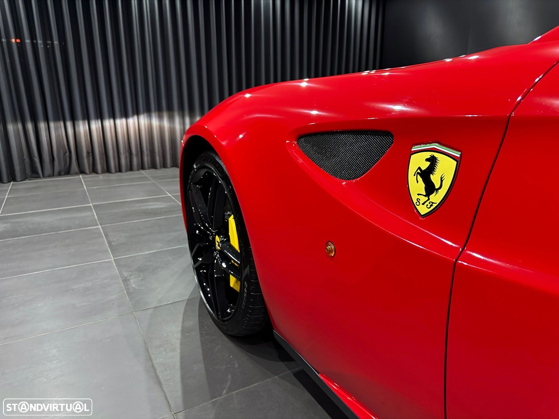 Ferrari FF - 13