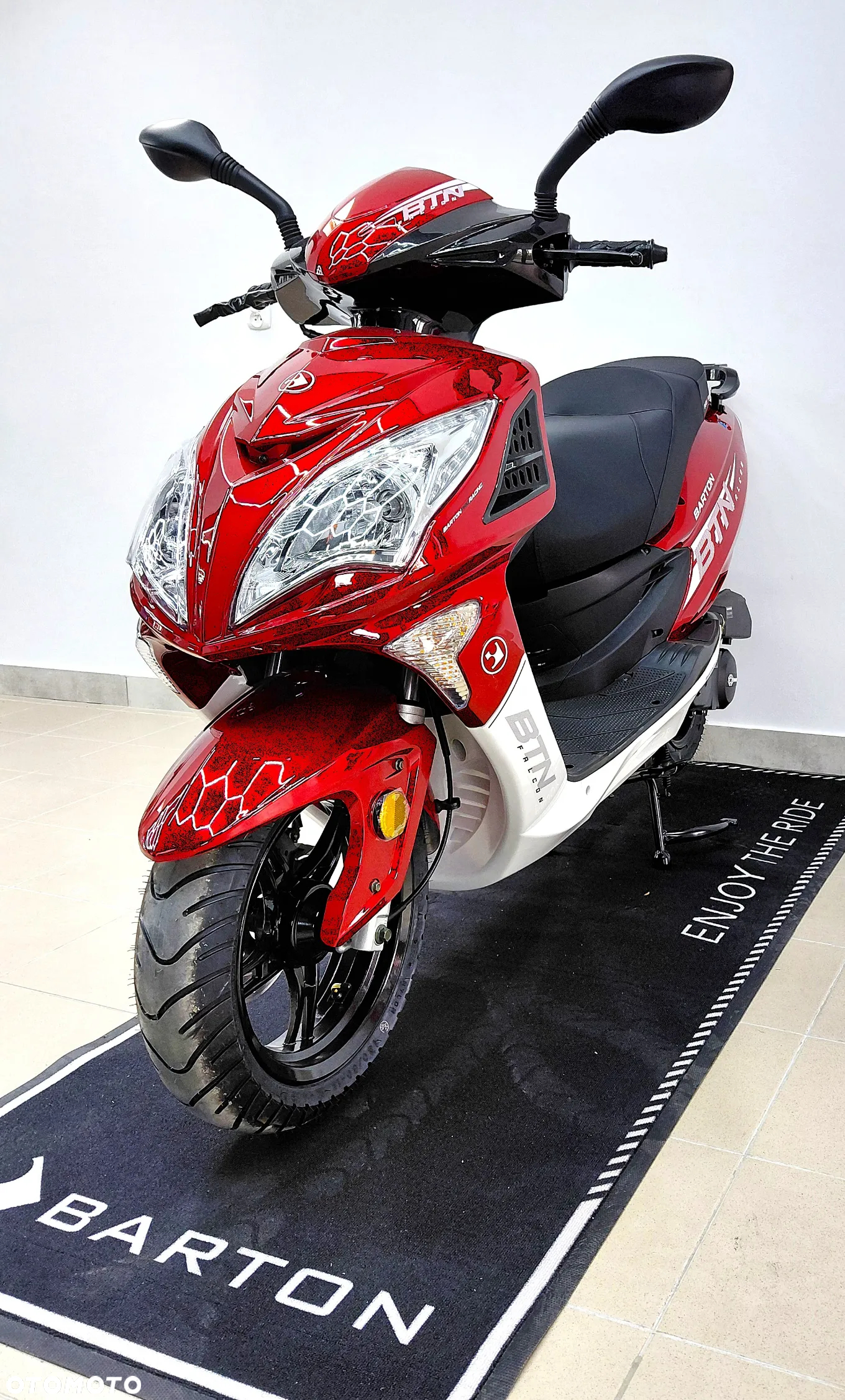 Barton Falcon - 4