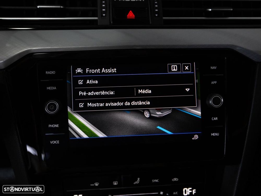 VW Passat Variant 2.0 TDi Business DSG - 28