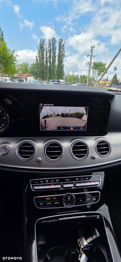 Mercedes-Benz Klasa E 220 d 9G-TRONIC - 26