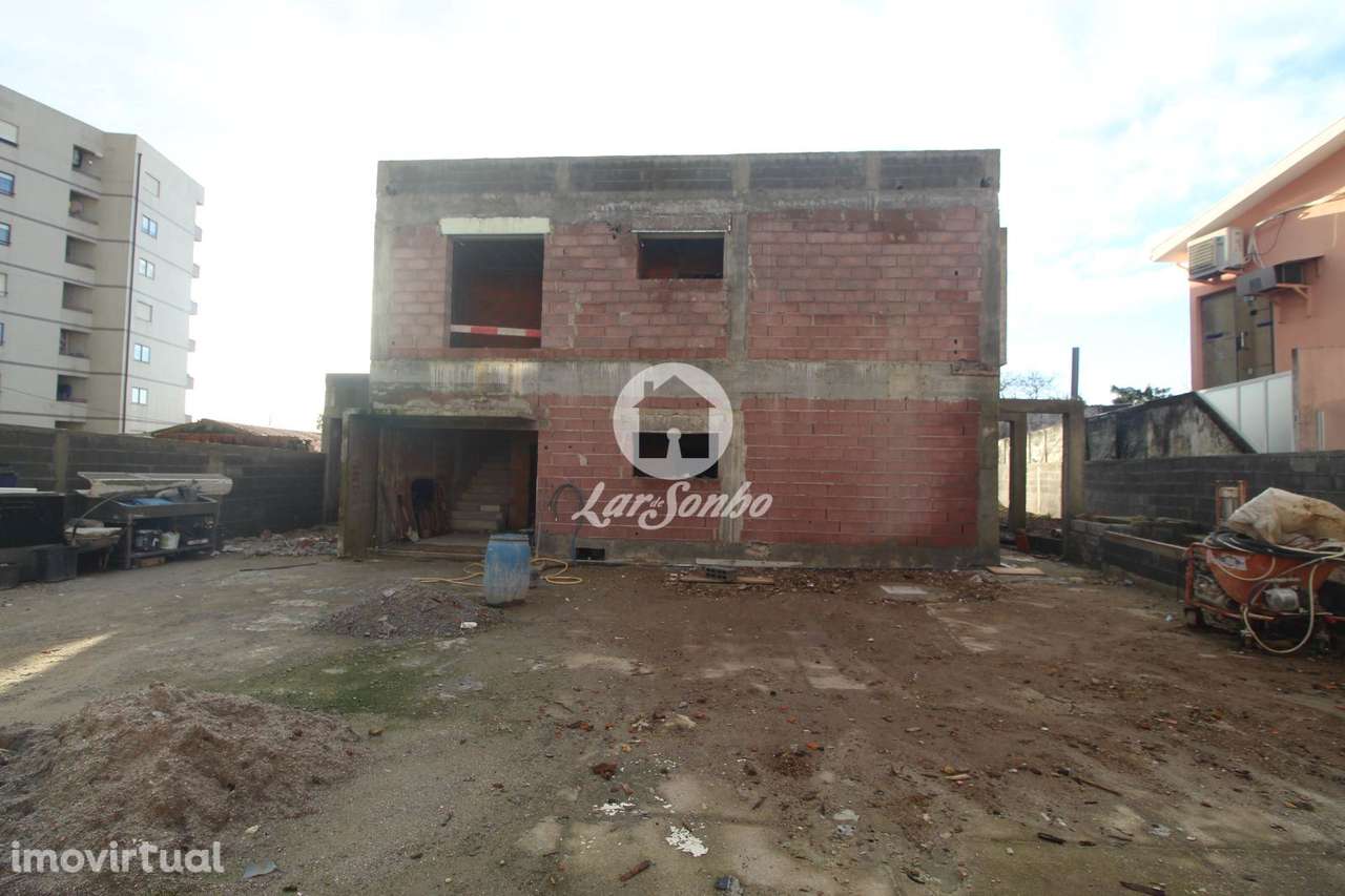Moradia T4, em construção, situada em Fânzeres - Grande imagem: 2/40