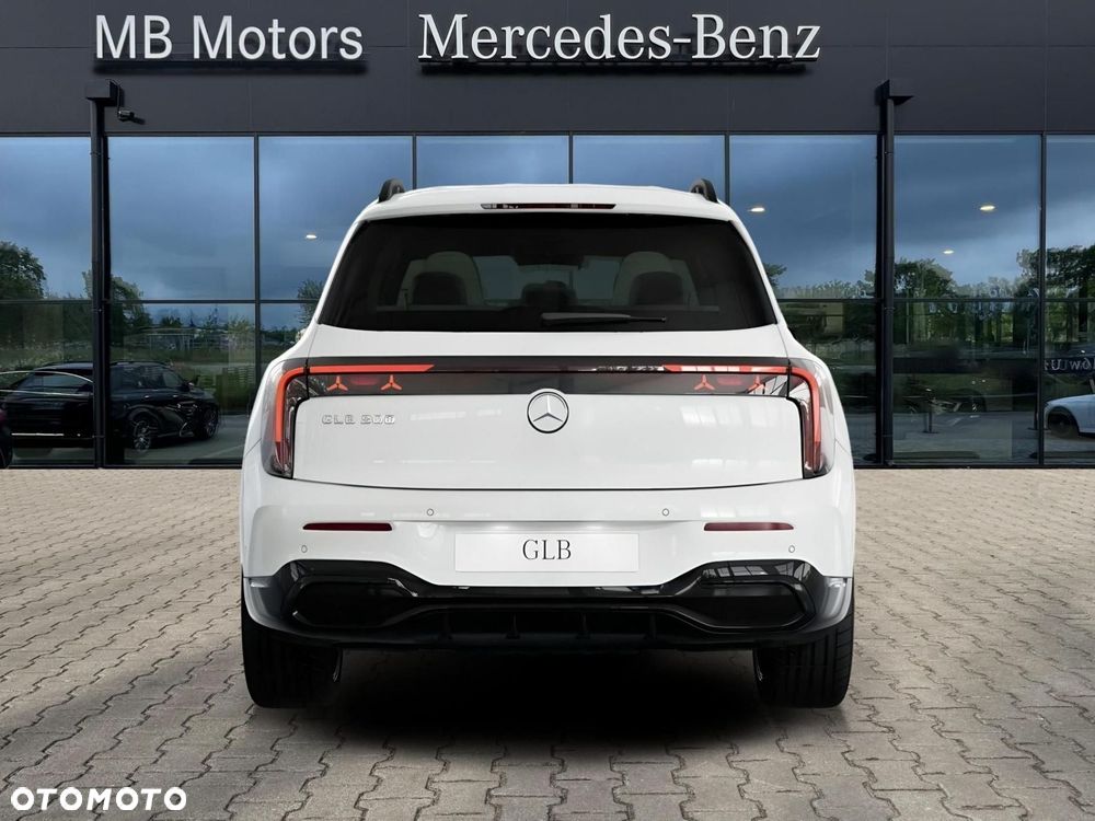 Mercedes-Benz GLB - 10