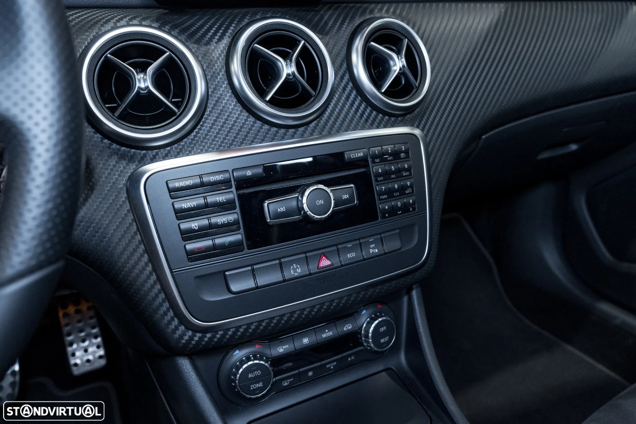 Mercedes-Benz A 180 7G-DCT AMG Line - 15
